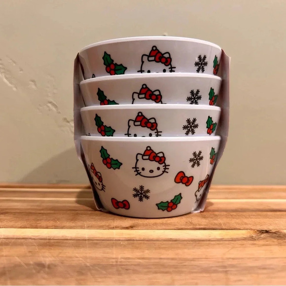 Hello Kitty stackable Christmas Bowls by Sanrio. 4 bowls. 100% Melamine. NWTS🎁 - Picture 10 of 10
